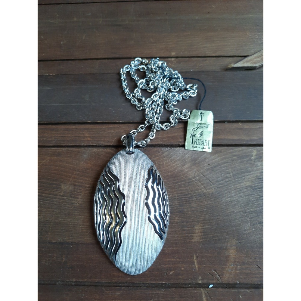 Trifari Silver Tone Textured Modernist Pendant Necklace NOS Vintage 56537